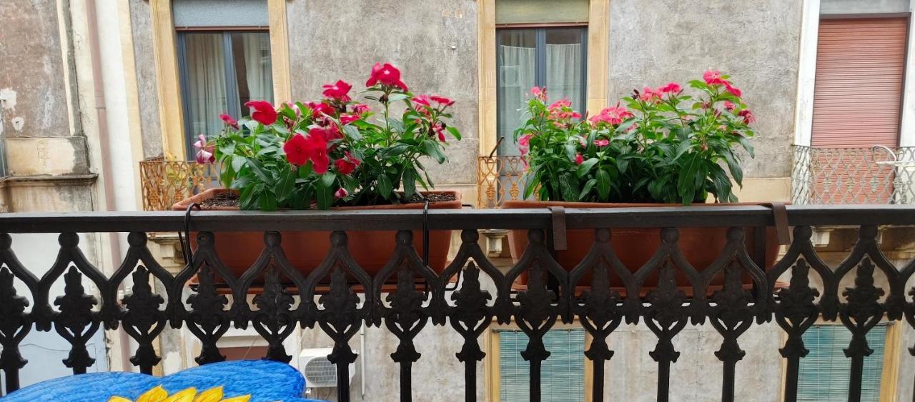 Appartamento A Centro Storico Di Катания Экстерьер фото
